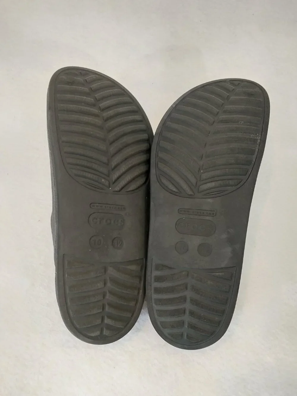 CROCS Black Clogs Mens 10 Womens 11 DYLAN Slip On Mules Comfort Slides 209366